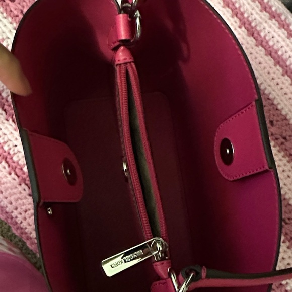 Michael Kors Pink Vibrant Shoulder Bag - Picture 2 of 4